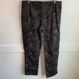 NWOT ASOS DESIGN Gray All Over Print Slim Cargo Trouser